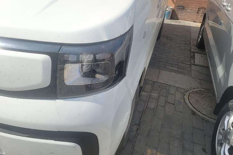 Used CHANGAN KAICHENG Ruixing EM80 2025 Passenger Version Comfort Edition 6-Seater 300 km Dual-Swing Doors Left Front Headlight