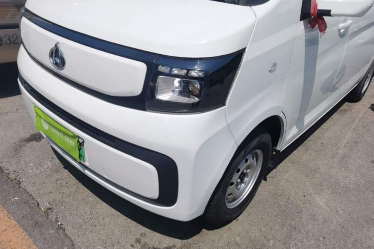 Used CHANGAN KAICHENG Ruixing EM80 2025 Passenger Version Comfort Model 6 Seats 300 km Liftback Door Left Front Headlight