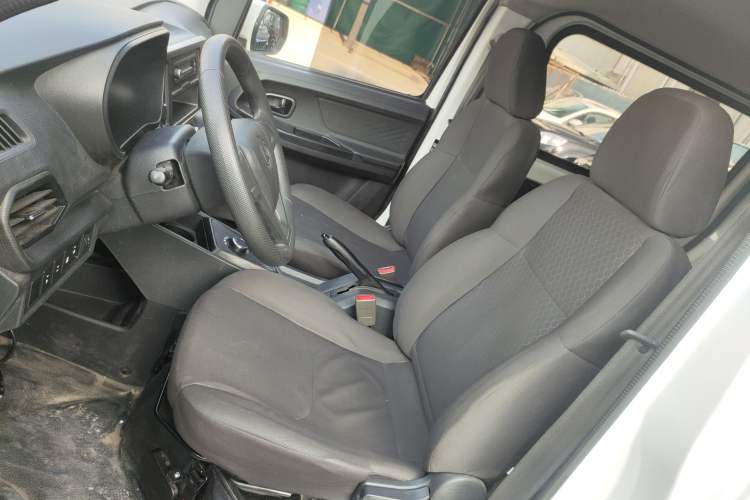 Used CHANGAN KAICHENG Ruixing EM80 2025 Passenger Version Comfort Edition 6-Seater 300 km Dual-Swing Doors Left Front Seat