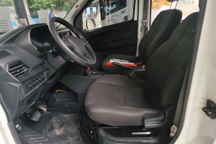 Used CHANGAN KAICHENG Ruixing EM80 2025 Model Elite 6-Seater 300 km Hinged Doors Left Front Seat