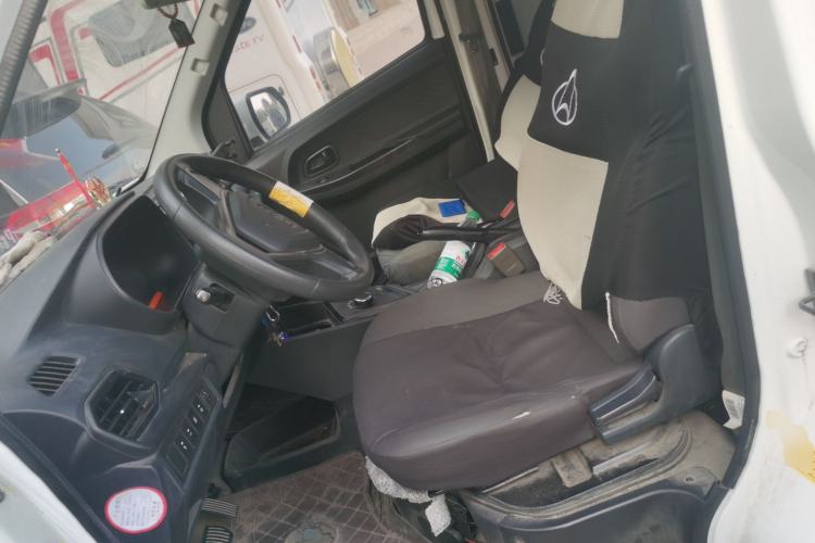 Used CHANGAN KAICHENG Ruixing EM80 2025 Passenger Version Comfort Edition 6-Seater 300 km Dual-Swing Doors Left Front Seat