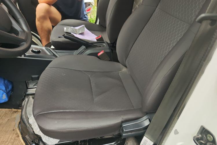 Used CHANGAN KAICHENG Ruixing EM80 2025 Passenger Version Comfort Edition 6-Seater 300 km Dual-Swing Doors Left Front Seat
