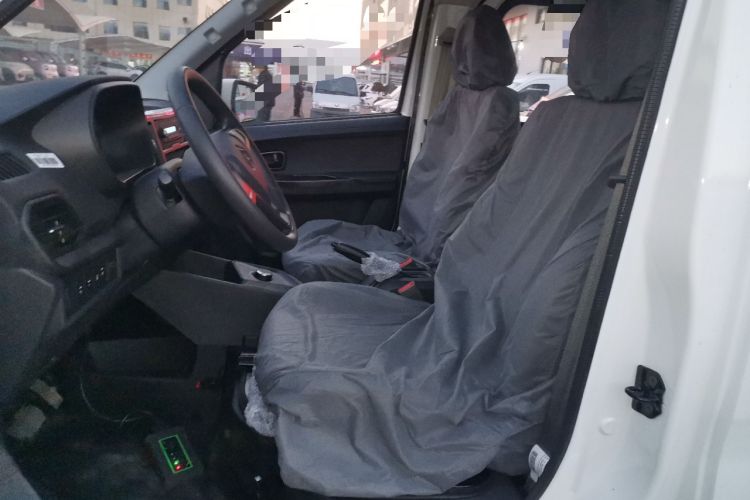 Used CHANGAN KAICHENG Ruixing EM80 2025 Passenger Version Comfort Edition 6-Seater 300 km Dual-Swing Doors Left Front Seat