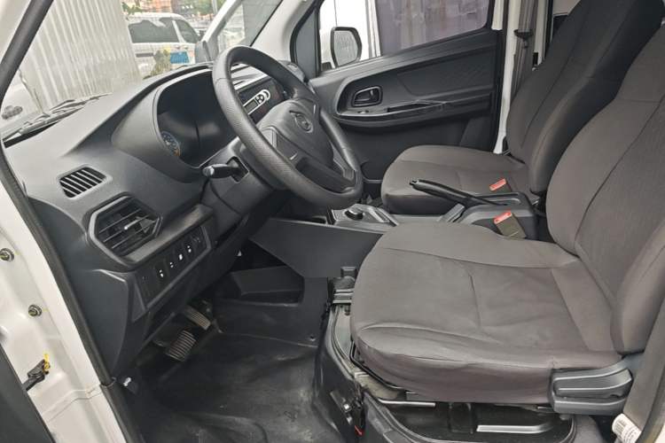 Used CHANGAN KAICHENG Ruixing EM80 2025 Passenger Version Comfort Edition 6-Seater 300 km Dual-Swing Doors Left Front Seat