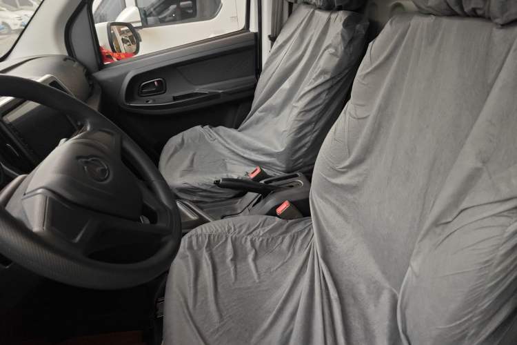 Used CHANGAN KAICHENG Ruixing EM80 2025 Cargo Version Standard 2-Seater 300 km Side-Hinged Doors Left Front Seat