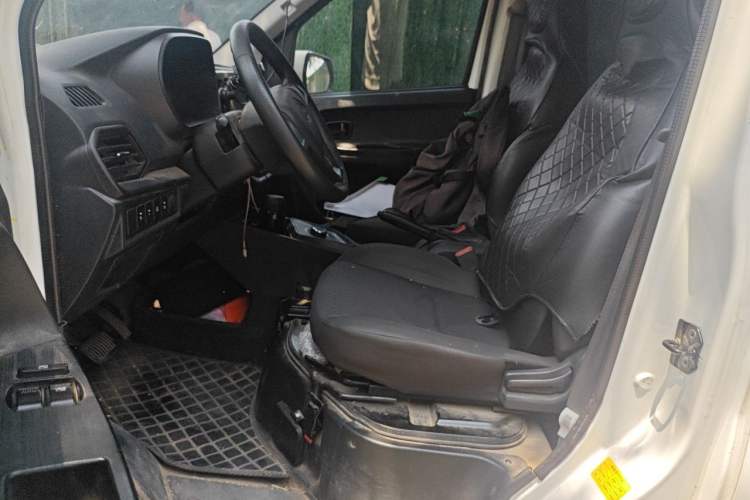 Used CHANGAN KAICHENG Ruixing EM80 2025 Passenger Version Comfort Edition 6-Seater 300 km Dual-Swing Doors Left Front Seat