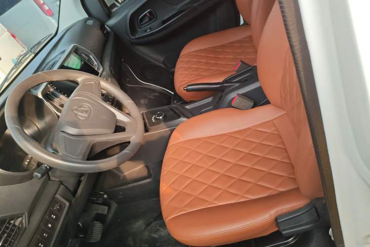 Used CHANGAN KAICHENG Ruixing EM80 2025 Passenger Version Comfort Model 6 Seats 300 km Liftback Door Left Front Seat