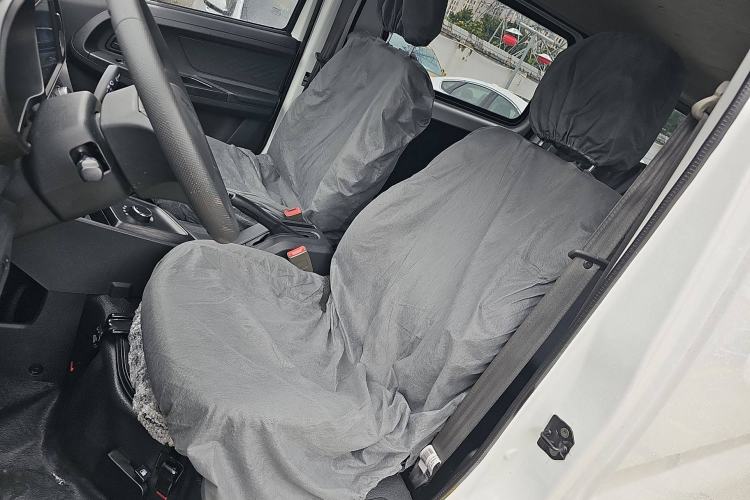 Used CHANGAN KAICHENG Ruixing EM80 2025 Passenger Version Comfort Edition 6-Seater 300 km Dual-Swing Doors Left Front Seat