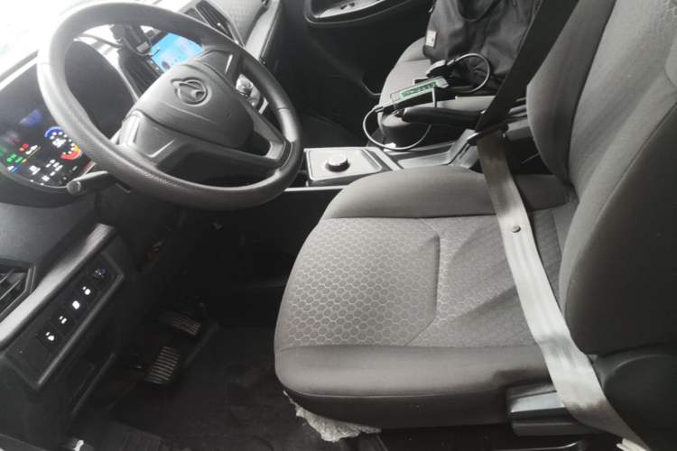 Used CHANGAN KAICHENG Ruixing EM80 2025 Passenger Version Comfort Edition 6-Seater 300 km Dual-Swing Doors Left Front Seat