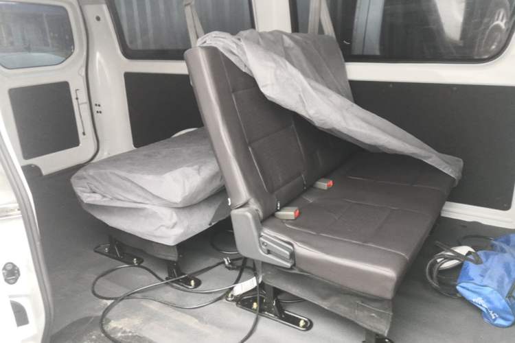 Used CHANGAN KAICHENG Ruixing EM80 2025 Passenger Version Comfort Edition 6-Seater 300 km Dual-Swing Doors Left Rear Seat