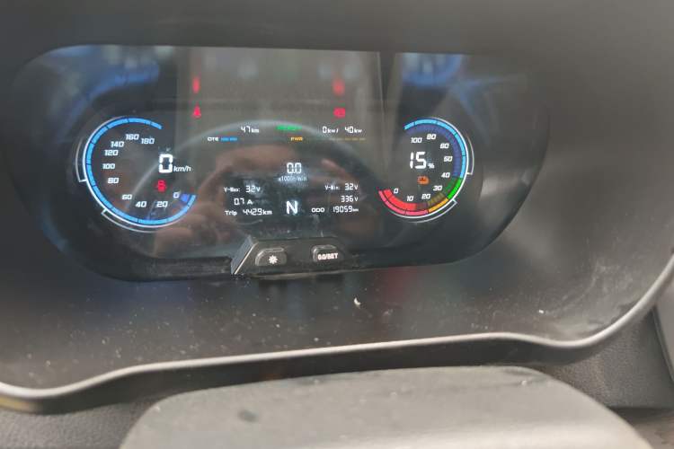 Used CHANGAN KAICHENG Ruixing EM80 2025 Passenger Version Comfort Edition 6-Seater 300 km Dual-Swing Doors Odometer Close Up