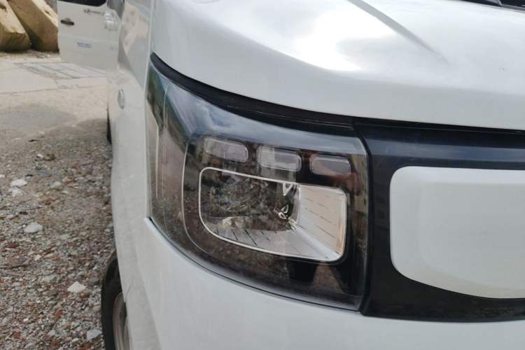 Used CHANGAN KAICHENG Ruixing EM80 2025 Model Elite 6-Seater 300 km Hinged Doors Right Front Headlight