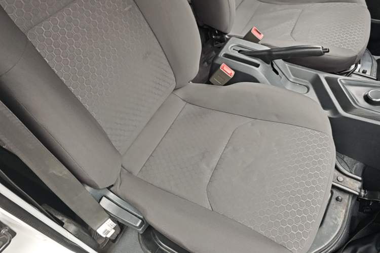 Used CHANGAN KAICHENG Ruixing EM80 2025 Passenger Version Comfort Edition 6-Seater 300 km Dual-Swing Doors Right Front Seat