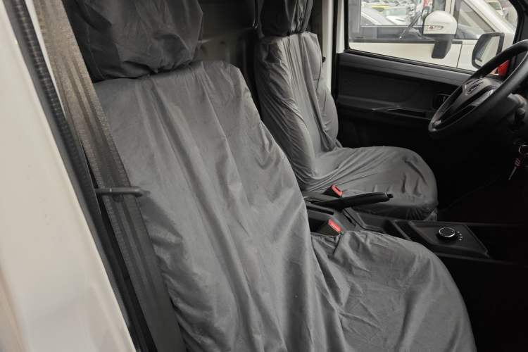 Used CHANGAN KAICHENG Ruixing EM80 2025 Cargo Version Standard 2-Seater 300 km Side-Hinged Doors Right Front Seat