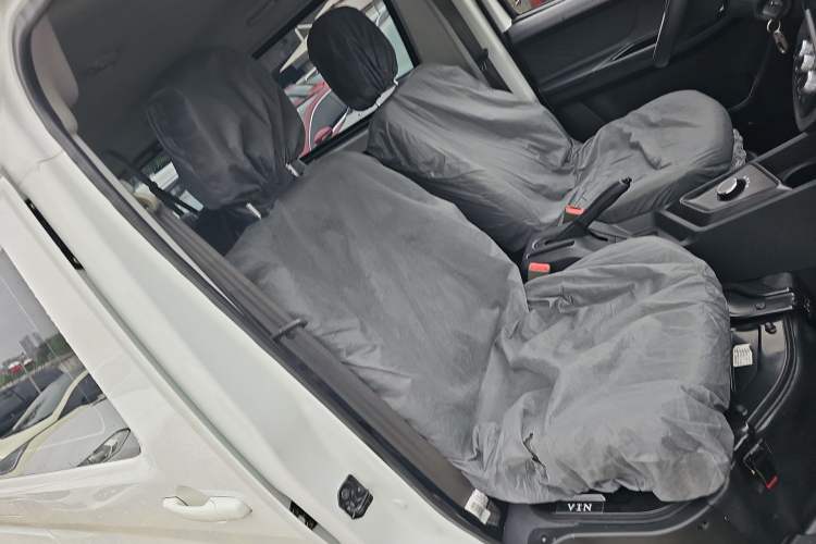 Used CHANGAN KAICHENG Ruixing EM80 2025 Passenger Version Comfort Edition 6-Seater 300 km Dual-Swing Doors Right Front Seat