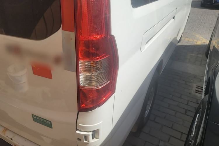 Used CHANGAN KAICHENG Ruixing EM80 2025 Passenger Version Comfort Edition 6-Seater 300 km Dual-Swing Doors Right Rear Taillight