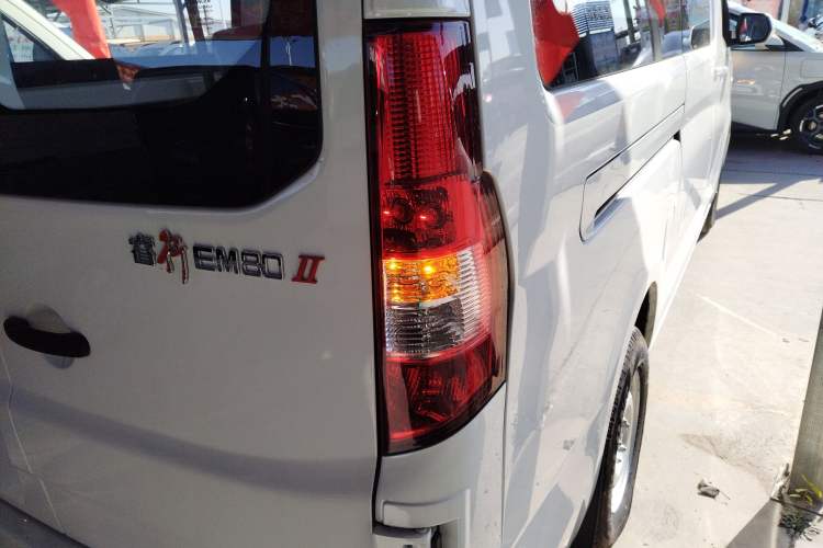 Used CHANGAN KAICHENG Ruixing EM80 2025 Passenger Version Comfort Edition 6-Seater 300 km Dual-Swing Doors Right Rear Taillight