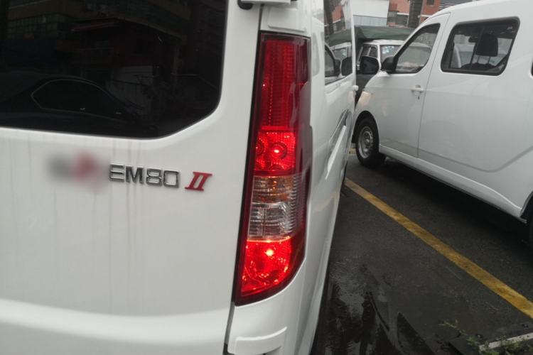Used CHANGAN KAICHENG Ruixing EM80 2025 Passenger Version Comfort Edition 6-Seater 300 km Dual-Swing Doors Right Rear Taillight