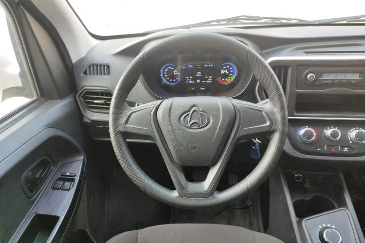 Used CHANGAN KAICHENG Ruixing EM80 2025 Passenger Version Comfort Edition 6-Seater 300 km Dual-Swing Doors Steering Wheel