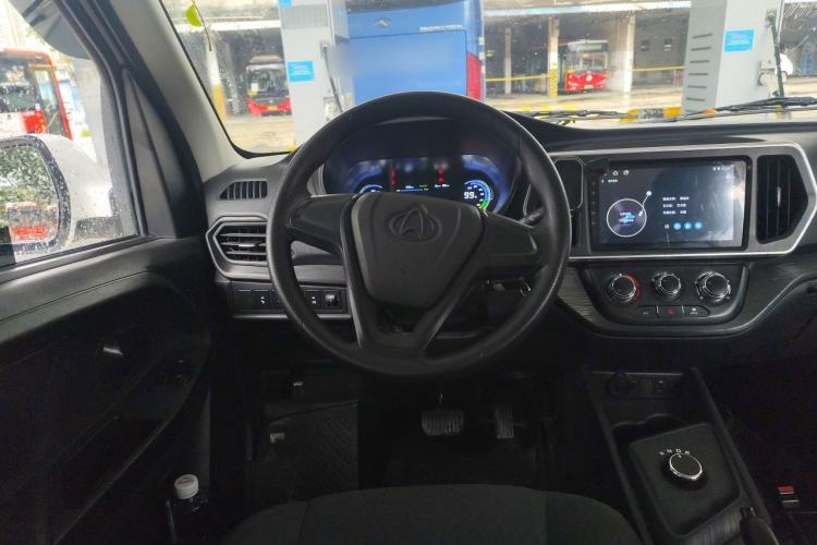 Used CHANGAN KAICHENG Ruixing EM80 2025 Model Elite 6-Seater 300 km Hinged Doors Steering Wheel