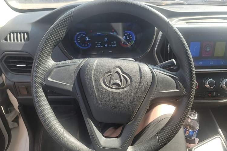 Used CHANGAN KAICHENG Ruixing EM80 2025 Passenger Version Comfort Edition 6-Seater 300 km Dual-Swing Doors Steering Wheel