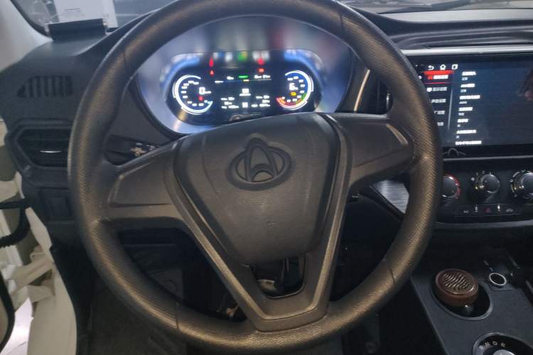 Used CHANGAN KAICHENG Ruixing EM80 2025 Passenger Version Comfort Edition 6-Seater 300 km Dual-Swing Doors Steering Wheel