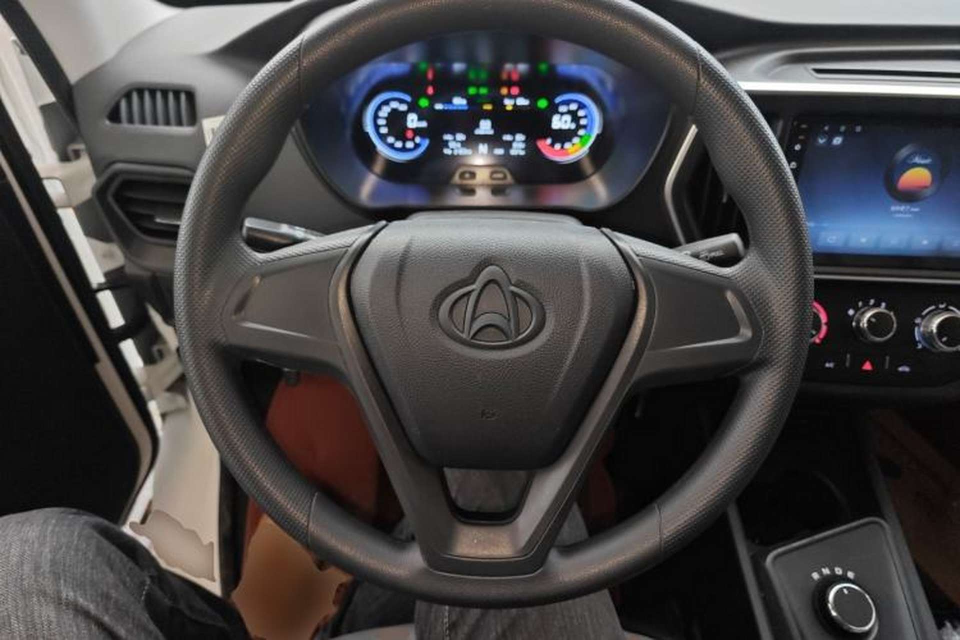 Used CHANGAN KAICHENG Ruixing EM80 2025 Cargo Version Standard 2-Seater 300 km Side-Hinged Doors Steering Wheel