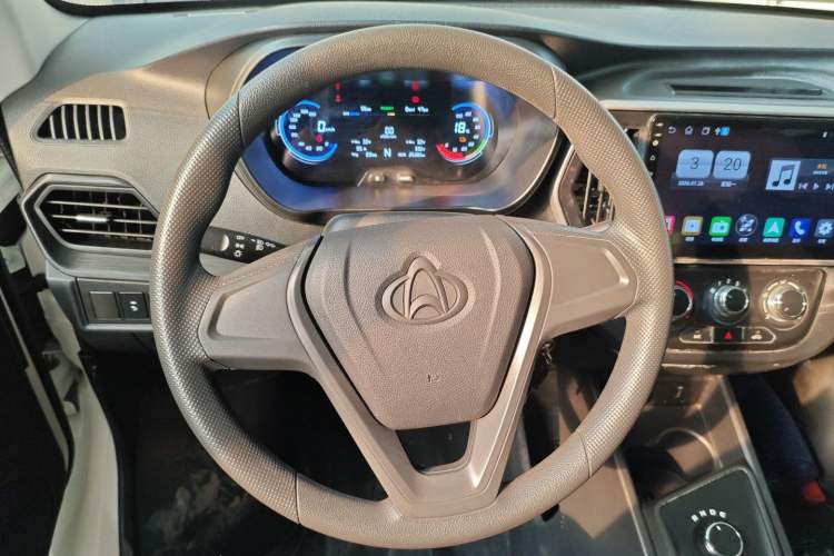 Used CHANGAN KAICHENG Ruixing EM80 2025 Passenger Version Comfort Model 6 Seats 300 km Liftback Door Steering Wheel