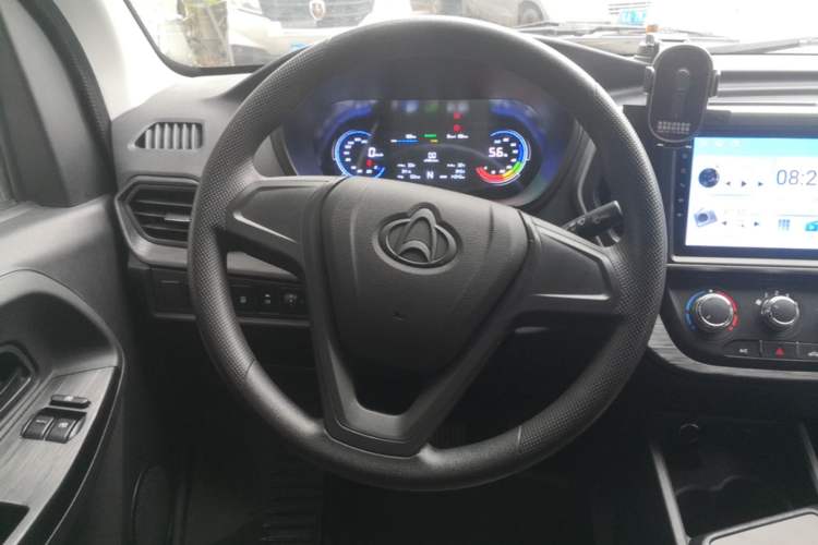 Used CHANGAN KAICHENG Ruixing EM80 2025 Passenger Version Comfort Edition 6-Seater 300 km Dual-Swing Doors Steering Wheel