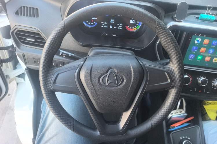 Used CHANGAN KAICHENG Ruixing EM80 2025 Passenger Version Comfort Model 6 Seats 300 km Liftback Door Steering Wheel