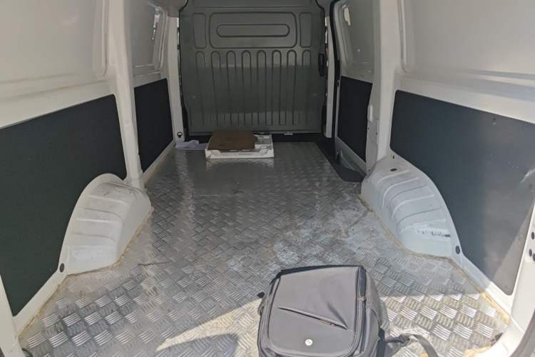 Used CHANGAN KAICHENG Ruixing EM80 2025 Cargo Version Standard 2-Seater 300 km Side-Hinged Doors Trunk