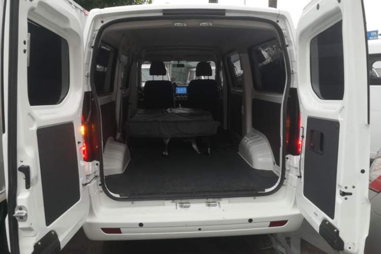 Used CHANGAN KAICHENG Ruixing EM80 2025 Passenger Version Comfort Edition 6-Seater 300 km Dual-Swing Doors Trunk