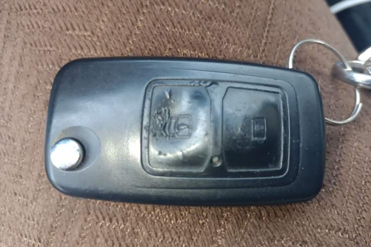 Used CHANGAN KAICHENG Ruixing EM80 2025 Passenger Version Comfort Edition 6-Seater 300 km Dual-Swing Doors Vehicle Key