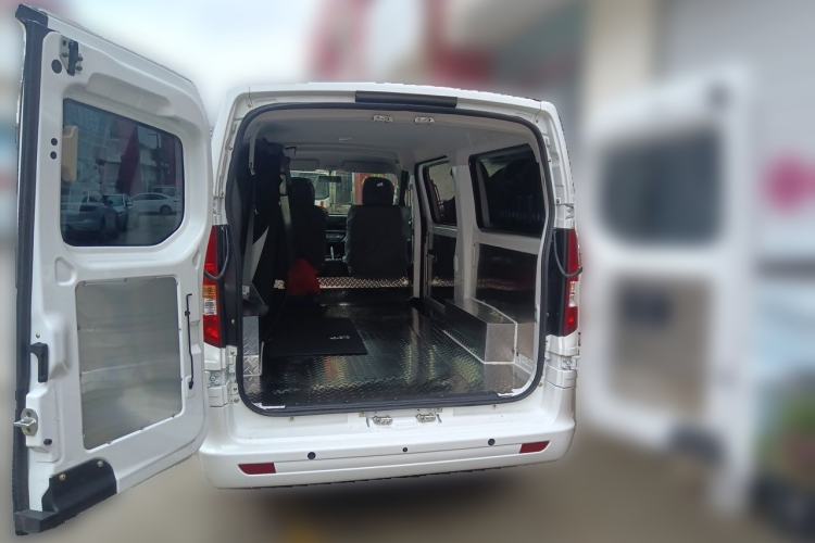 Used CHANGAN KAICHENG Ruixing EM80 2026 Model Comfort Version, 6-seater, Gullwing Doors, Golden Bell 50kWh, 380km, 2C Trunk