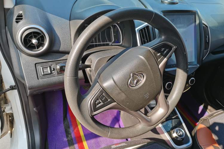 Used CHANGAN KAICHENG Ruixing ES30 2019 Fun Version Interior 2
