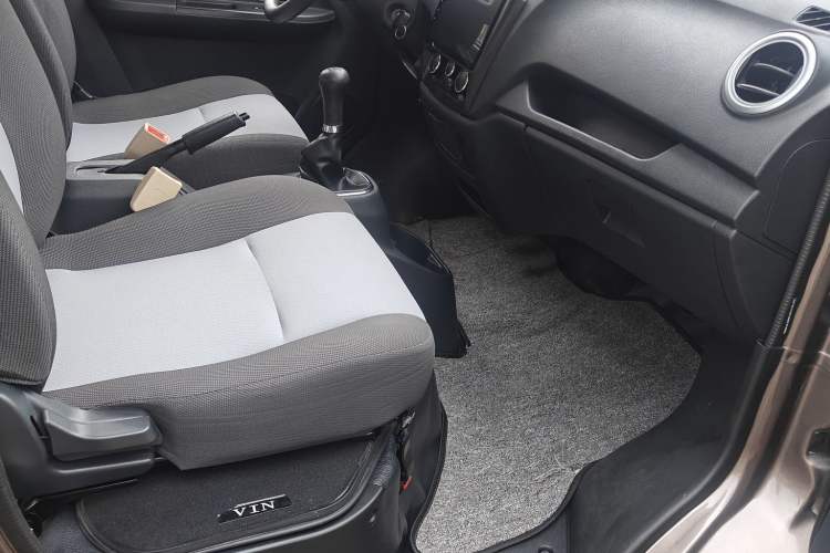 Used CHANGAN KAICHENG Ruixing M60 2020 1.5L Standard Version China VI 6-Seater DAM15KR Interior 5
