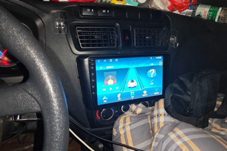 Used CHANGAN KAICHENG Ruixing M60 2019 1.5L Base Version China VI Standard 2-Seater Van with DAM15KR Engine Audio And AC Panel