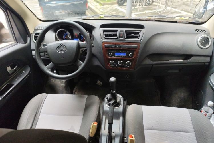 Used CHANGAN KAICHENG Ruixing M60 2019 1.5L Base Version China VI Standard 7-Seater DAM15KR Center Console