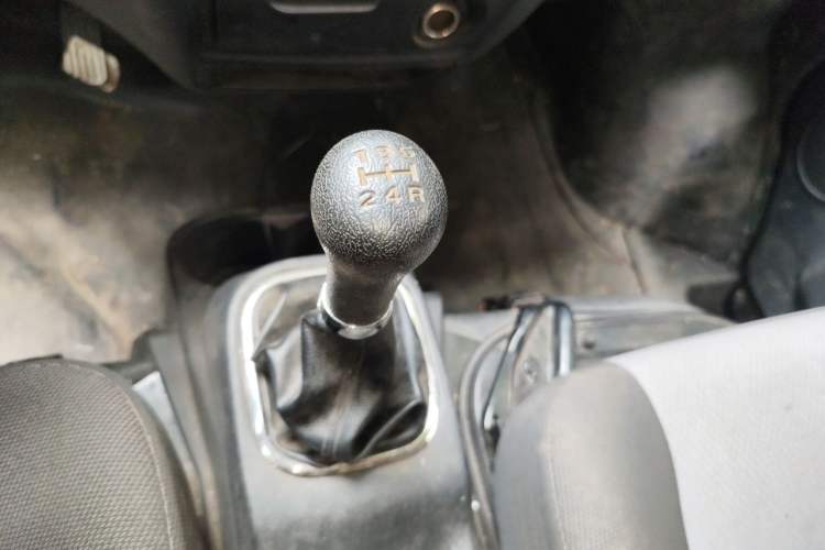 Used CHANGAN KAICHENG Ruixing M60 2019 1.5L Base Version China VI Standard 7-Seater DAM15KR Gear Lever