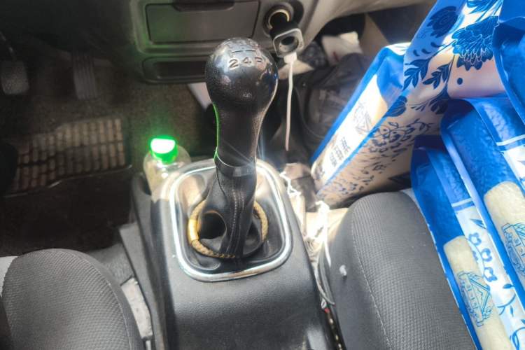 Used CHANGAN KAICHENG Ruixing M60 2019 1.5L Standard Version China VI Emission Standard 5/6 Seats DAM15KR Gear Lever