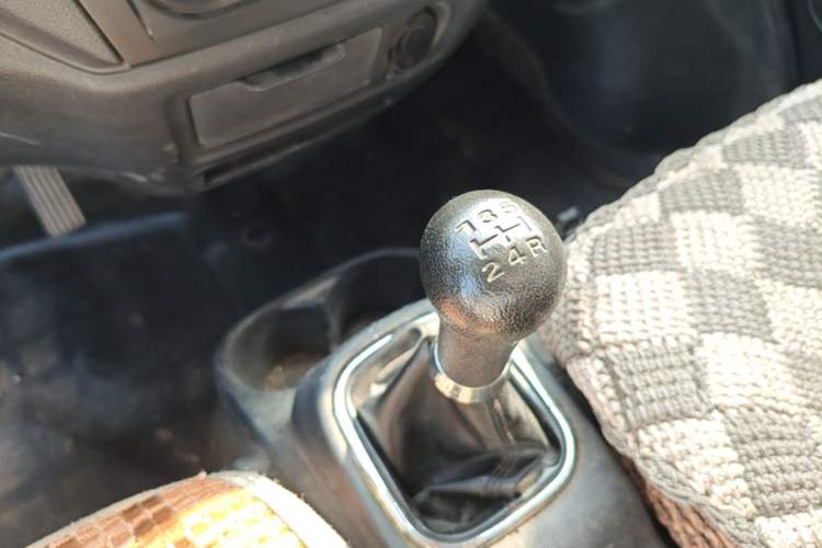 Used CHANGAN KAICHENG Ruixing M60 2019 1.5L Business Version China VI 6-Seater DAM15KR Gear Lever