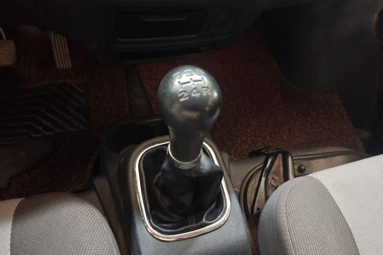 Used CHANGAN KAICHENG Ruixing M60 2019 1.5L Standard Version China VI Emission Standard 5/6 Seats DAM15KR Gear Lever
