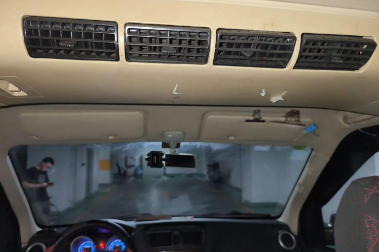 Used CHANGAN KAICHENG Ruixing M60 2019 1.5L Standard Model China V Emission Standards 5/6 Seats 4G15S Headliner
