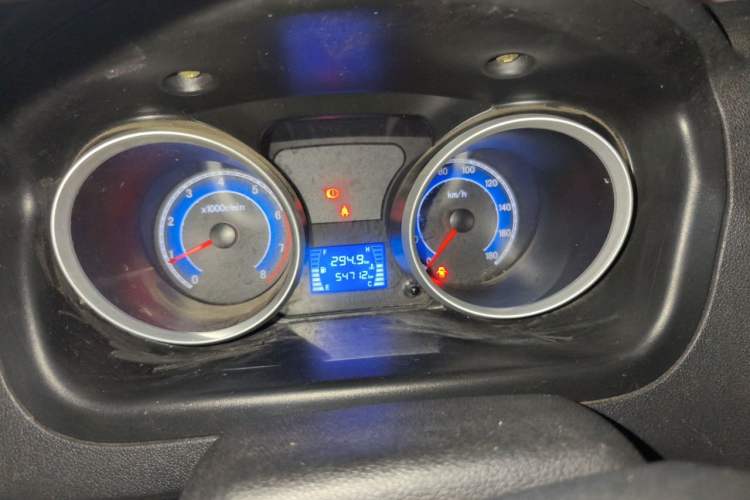 Used CHANGAN KAICHENG Ruixing M60 2019 1.5L Standard Model China V Emission Standards 5/6 Seats 4G15S Instrument Cluster