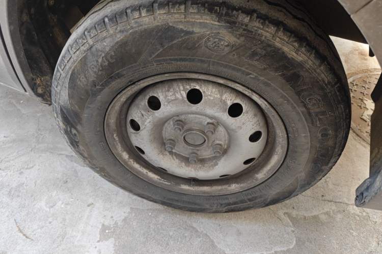 Used CHANGAN KAICHENG Ruixing M60 2019 1.5L Base Version China VI Standard 2-Seater Van with DAM15KR Engine Right Front Wheel Hub