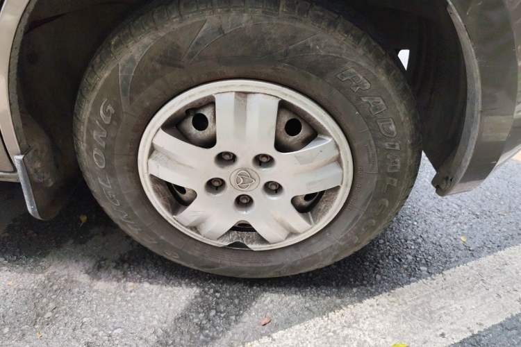 Used CHANGAN KAICHENG Ruixing M60 2019 1.5L Base Version China VI Standard 7-Seater DAM15KR Right Front Wheel Hub