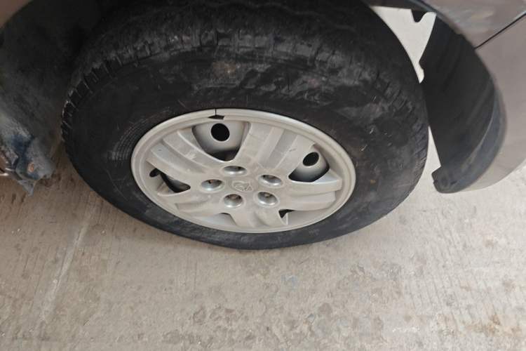 Used CHANGAN KAICHENG Ruixing M60 2019 1.5L Standard Version China VI Emission Standard 5/6 Seats DAM15KR Right Front Wheel Hub