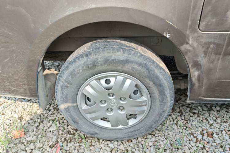 Used CHANGAN KAICHENG Ruixing M60 2019 1.5L Business Version China VI 6-Seater DAM15KR Right Rear Wheel Hub