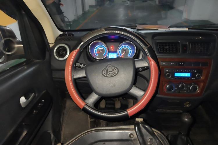 Used CHANGAN KAICHENG Ruixing M60 2019 1.5L Standard Model China V Emission Standards 5/6 Seats 4G15S Steering Wheel