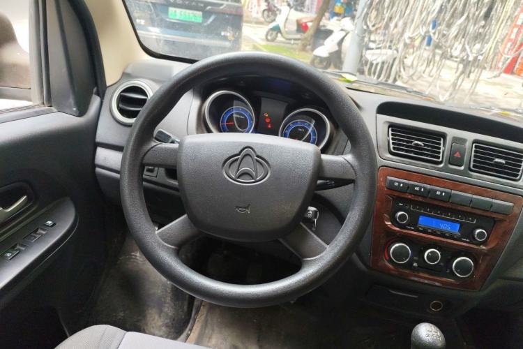 Used CHANGAN KAICHENG Ruixing M60 2019 1.5L Base Version China VI Standard 7-Seater DAM15KR Steering Wheel